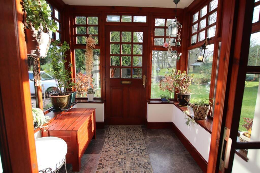 Serene Countryside Home With Manicured Gardens ストーンヘブン エクステリア 写真