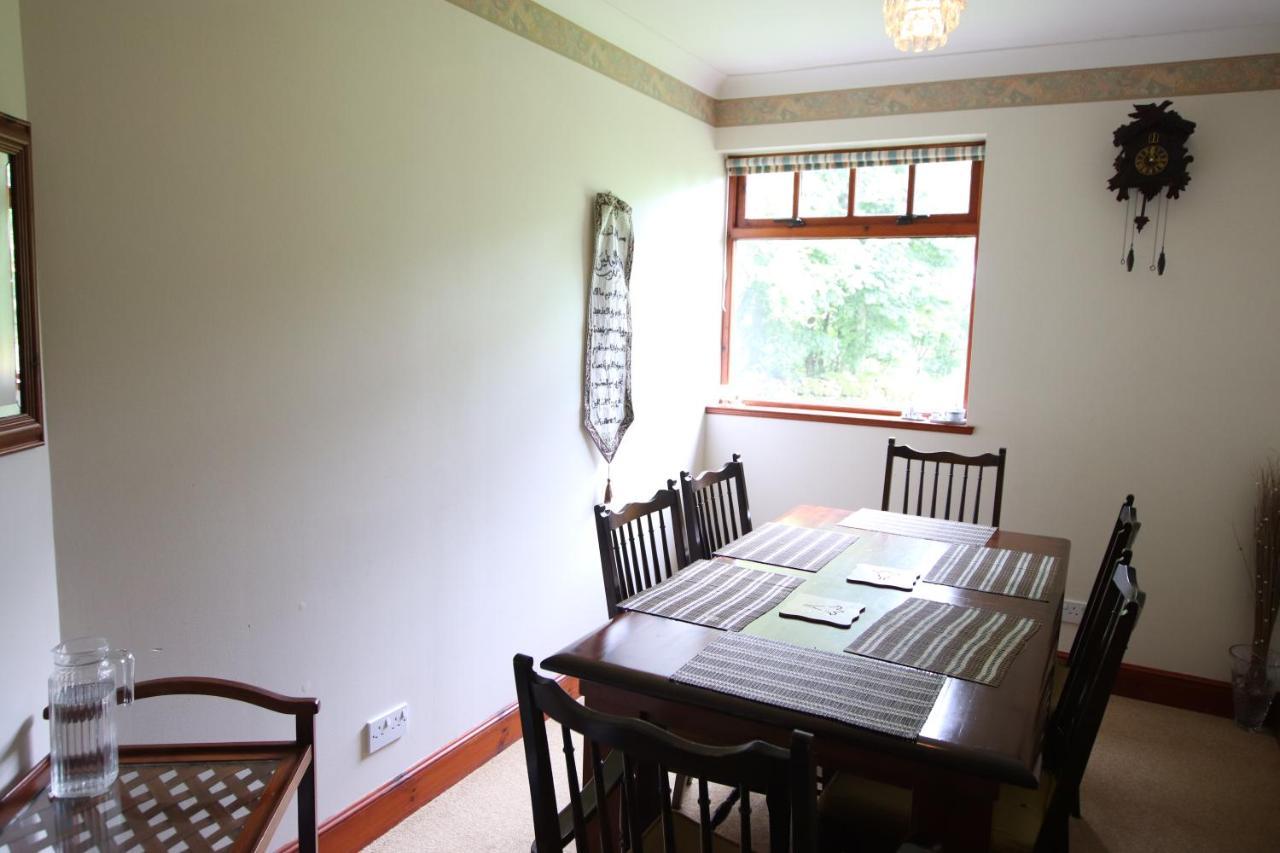 Serene Countryside Home With Manicured Gardens ストーンヘブン エクステリア 写真