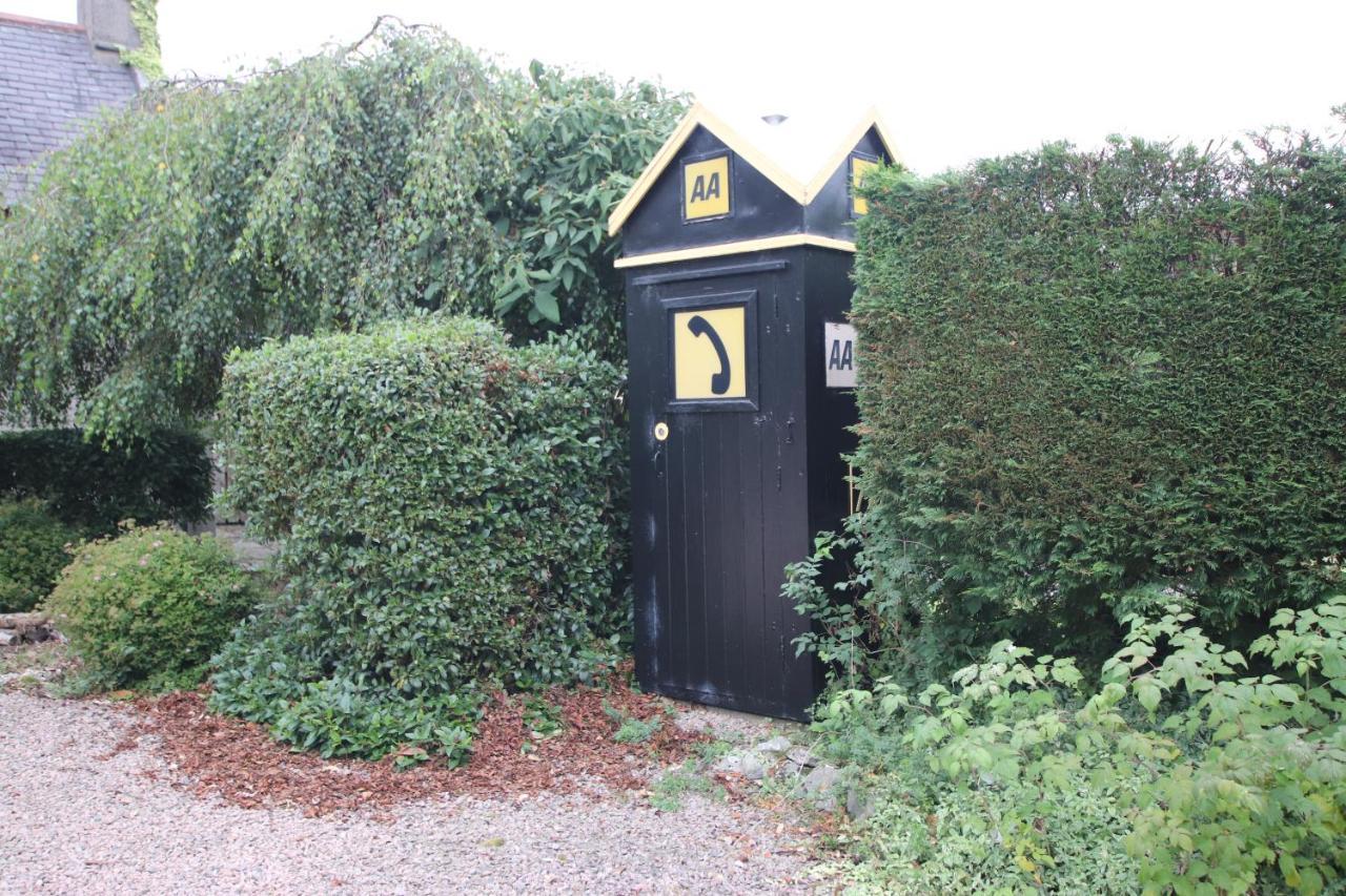 Serene Countryside Home With Manicured Gardens ストーンヘブン エクステリア 写真